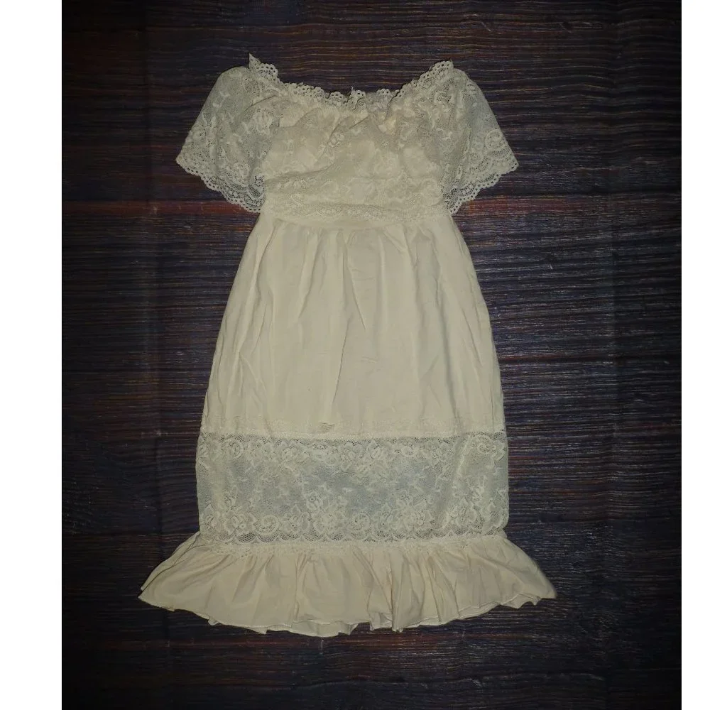 Boutique Baby Girls Lace Dress Gown 6-12 Months